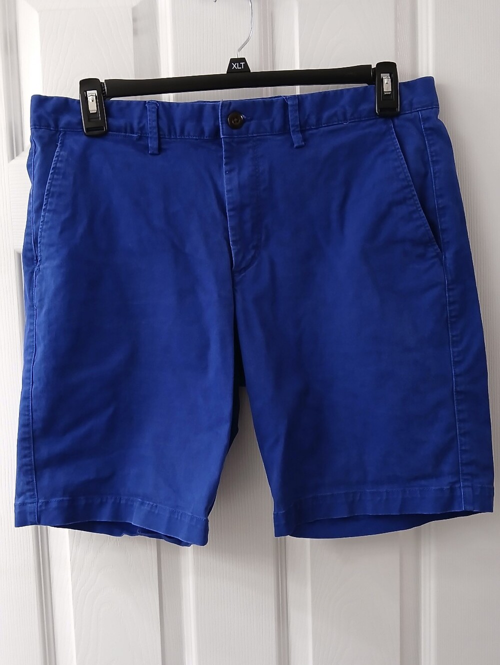 GAP Men’s Cotton Twill Shorts – Size 34 – Royal Blue – Flat Front